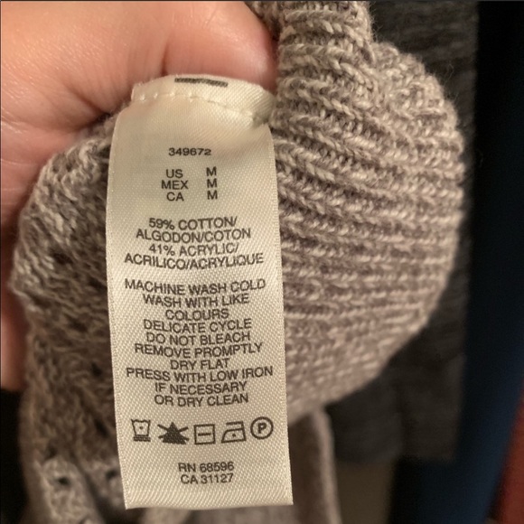 DKNY | Grey/Beige V-Neck Knit Pullover Sweater - Picture 5 of 6